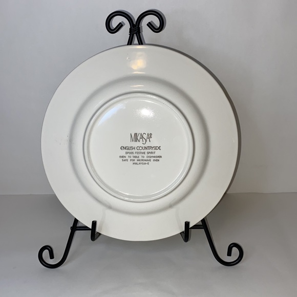 Christmas Plate by Mikasa - Picture 2 of 6